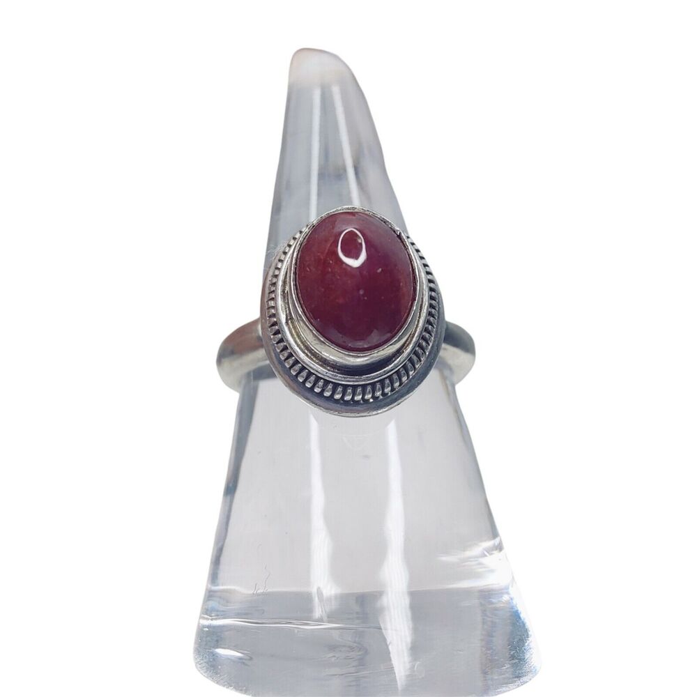 Silver Tone Victorian Style Ring Size 7.5‎ Round Cut Burgundy Stone Jewelry Vtg